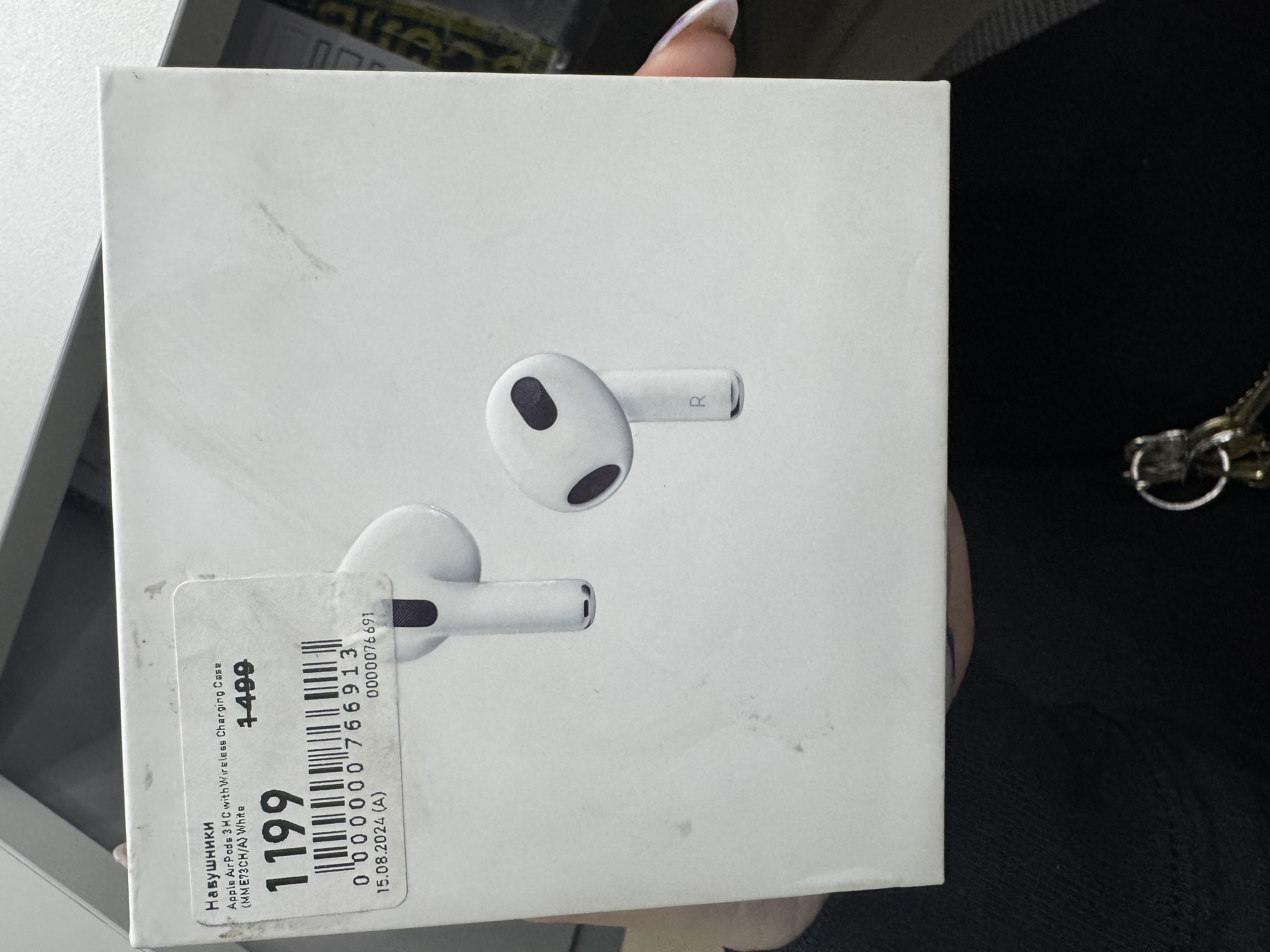 Уцінка ** Наушники Apple AirPods 3 HC with Wireless Charging Case (MME73CH/A) White фото №3