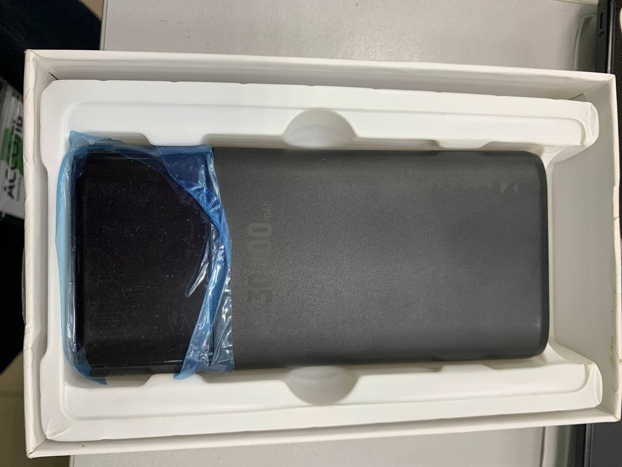 Уцінка * Мобильная батарея Wozinsky 30000mAh, 4*USB, with LCD display, 2A, black (5907769300349) фото №2