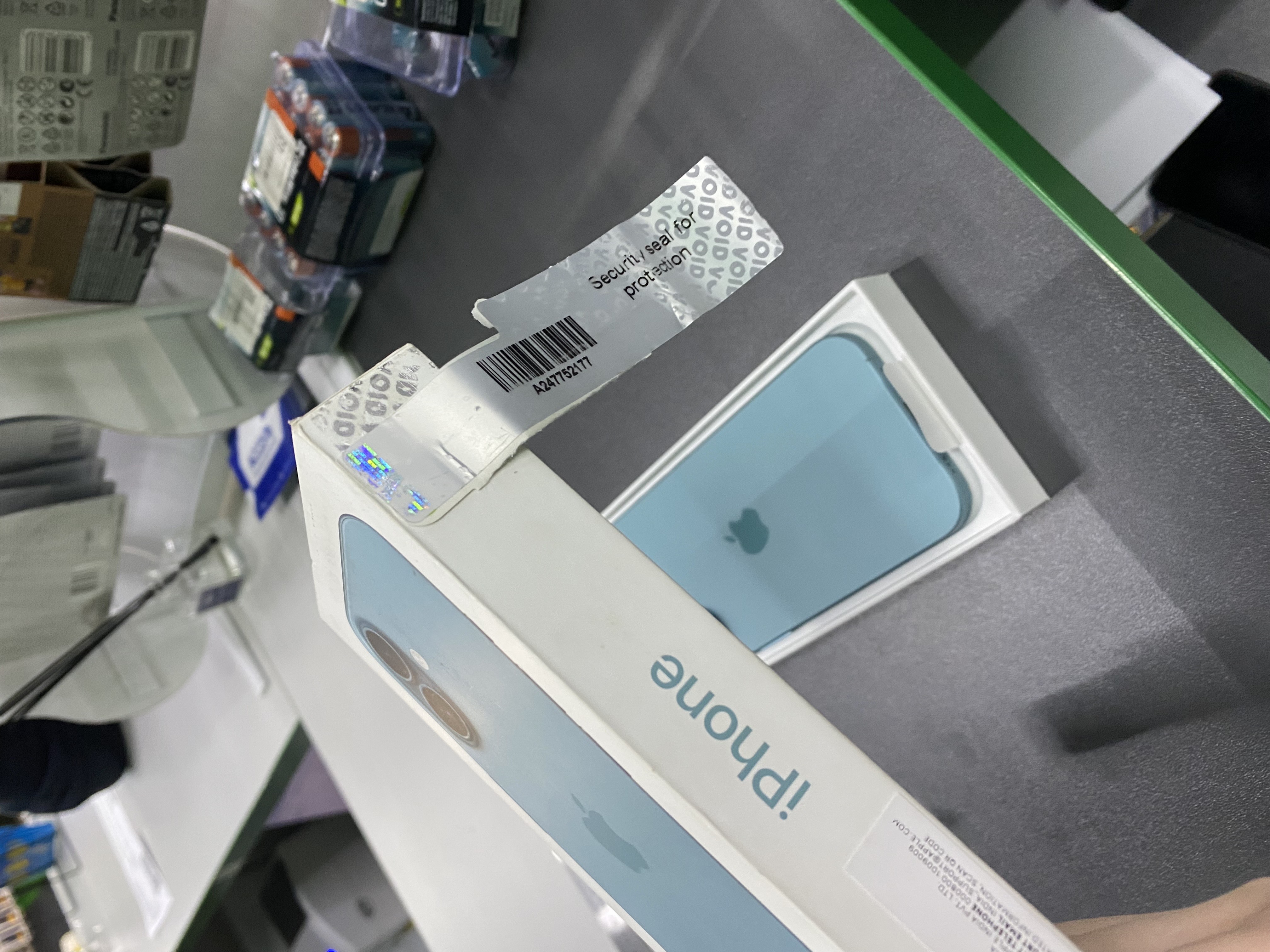 Уцінка * Смартфон Apple iPhone 16 128GB Teal (MYED3SX/A) фото №3