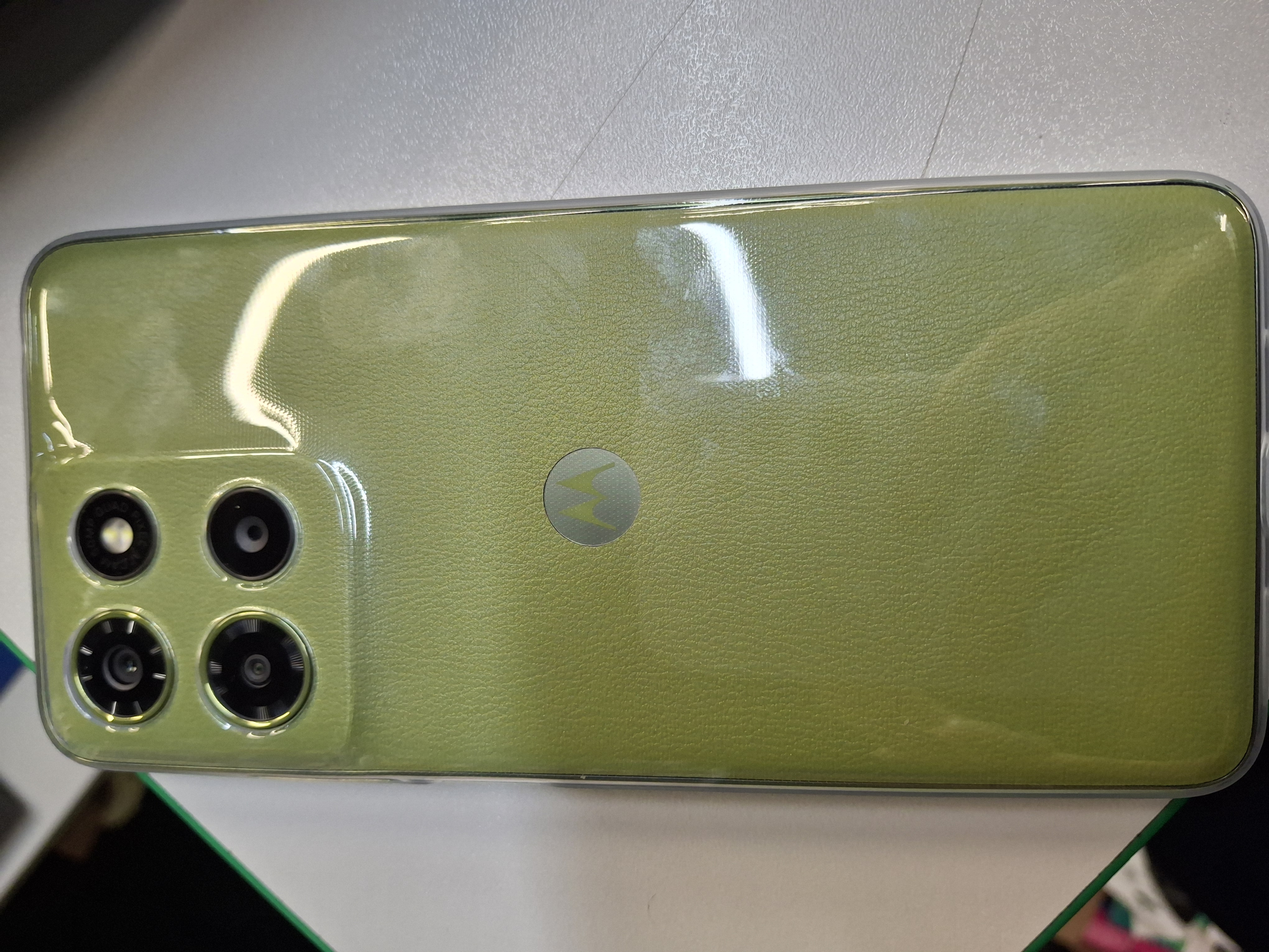 Уцінка * Смартфон Motorola G15 POWER 8/256GB IGUANA GREEN фото №2