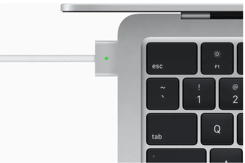 Ноутбук Apple MacBook Air 13.6 M2 16Gb 256Gb MC7V4 Silver фото №2