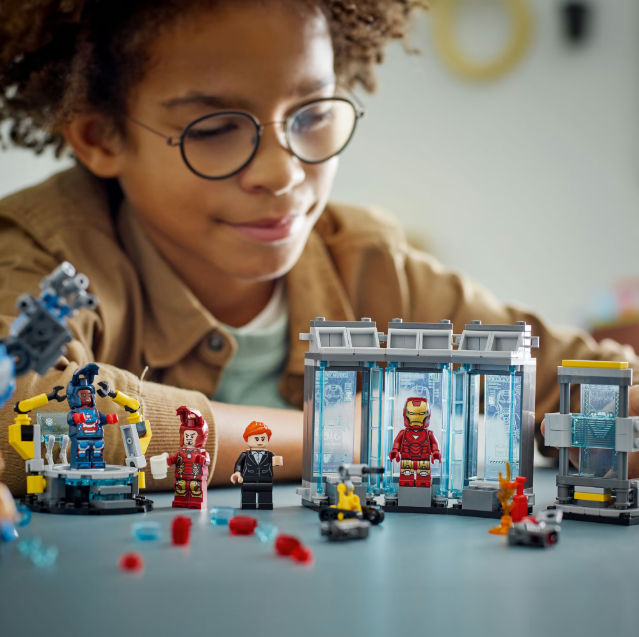 Конструктор Lego Super Heroes Лабораторія Залізної Людини: зал обладунків фото №7