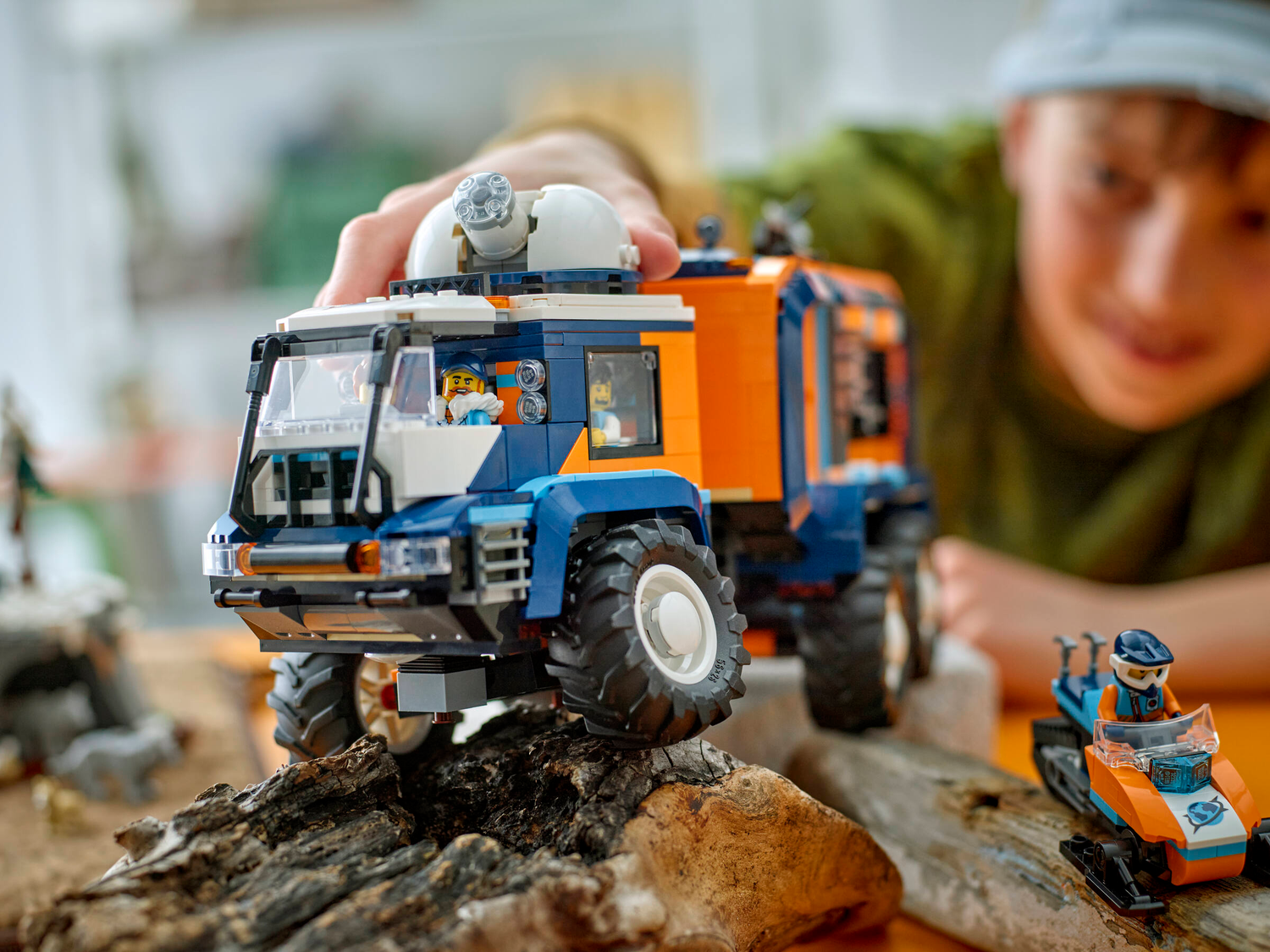 Конструктор Lego City Арктична дослідницька вантажівка з науковою лабораторією фото №6