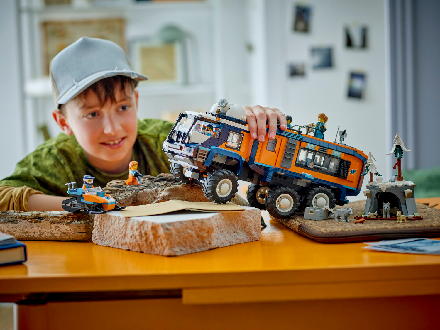 Конструктор Lego City Арктична дослідницька вантажівка з науковою лабораторією фото №7