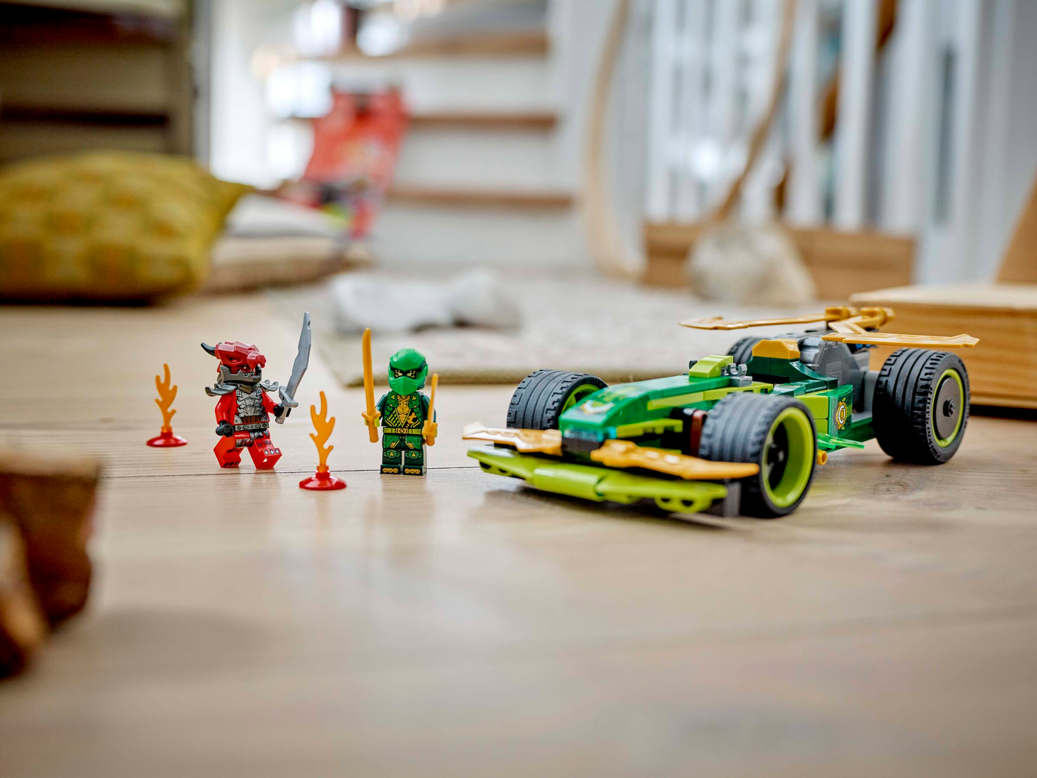 Конструктор Lego Ninjago Автомобіль для перегонів Лойда з інерційним двигуном фото №6