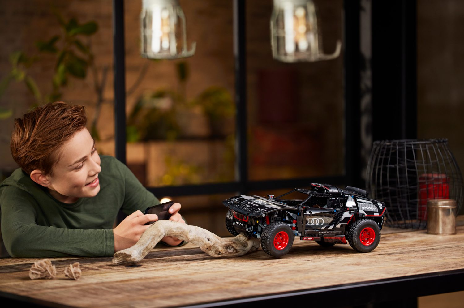 Конструктор Lego Technic Audi RS Q e-tron 914 деталей (42160) фото №8