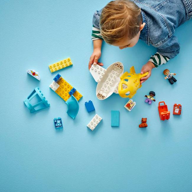 Конструктор Lego DUPLO Town Уперше в аеропорту фото №7