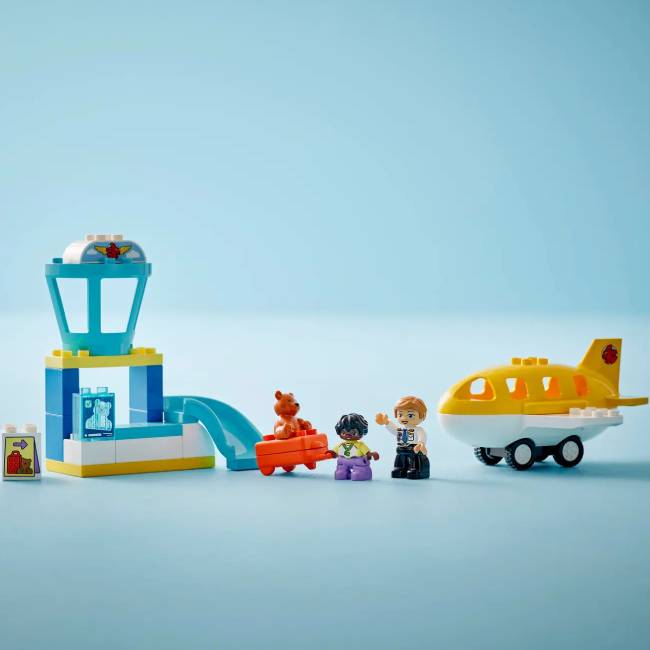 Конструктор Lego DUPLO Town Уперше в аеропорту фото №8