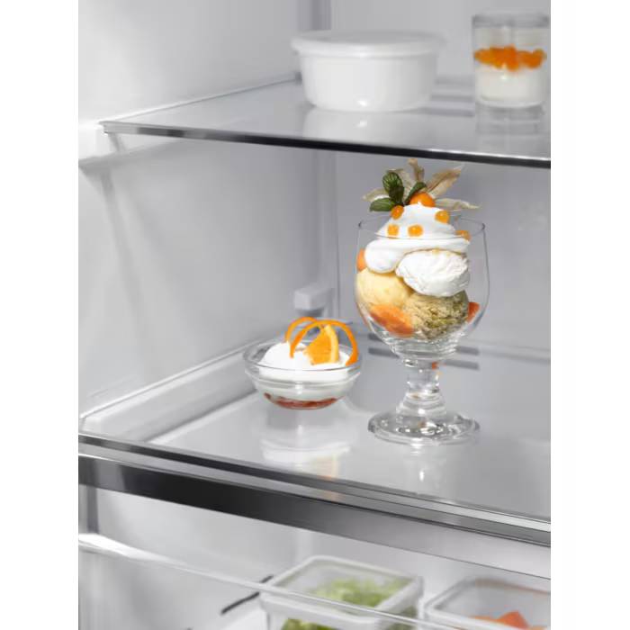 Морозильна камера Electrolux LUS7ME28X фото №5