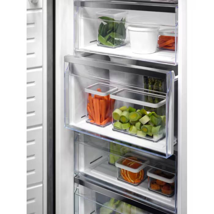 Морозильна камера Electrolux LUS7ME28X фото №4