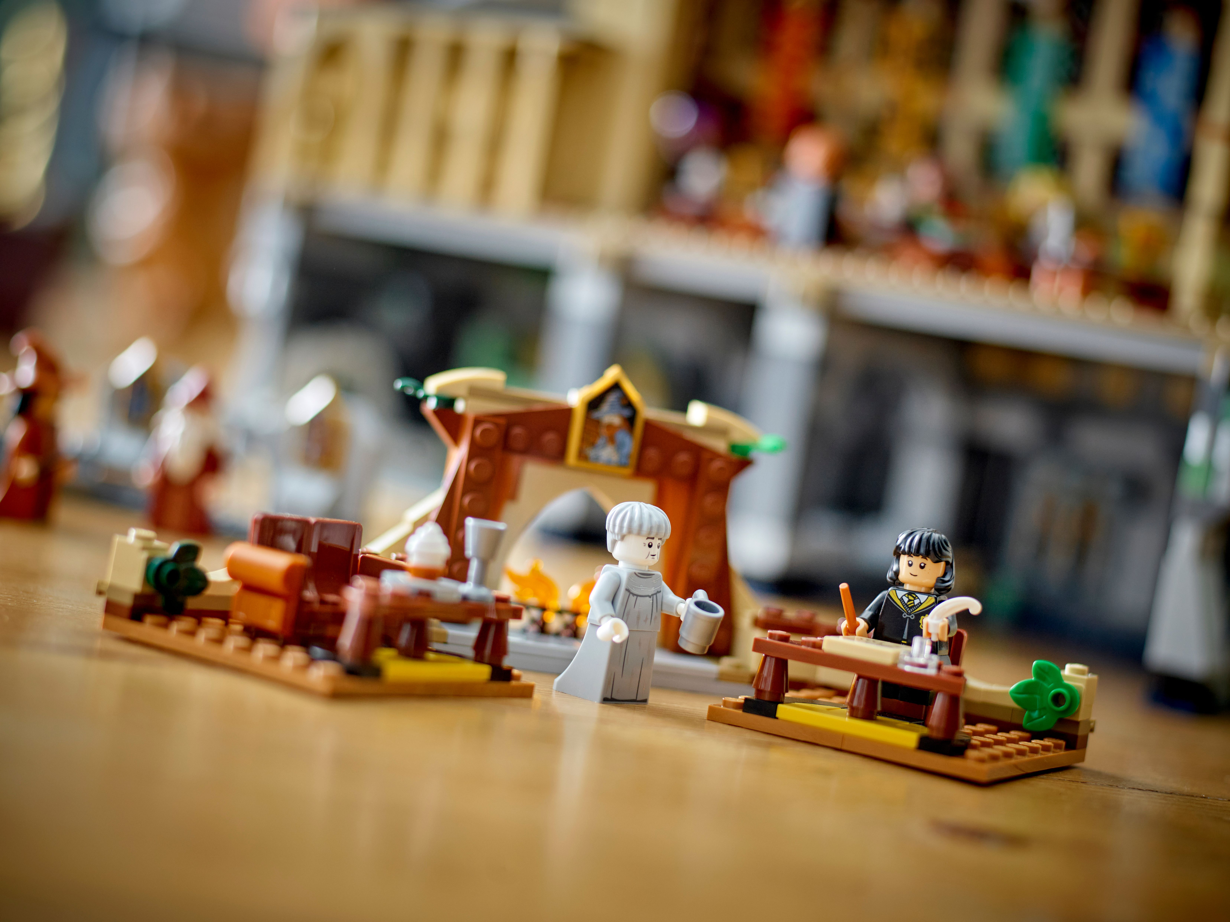 Конструктор Lego Harry Potter Замок Гоґвортс: Велика зала фото №4