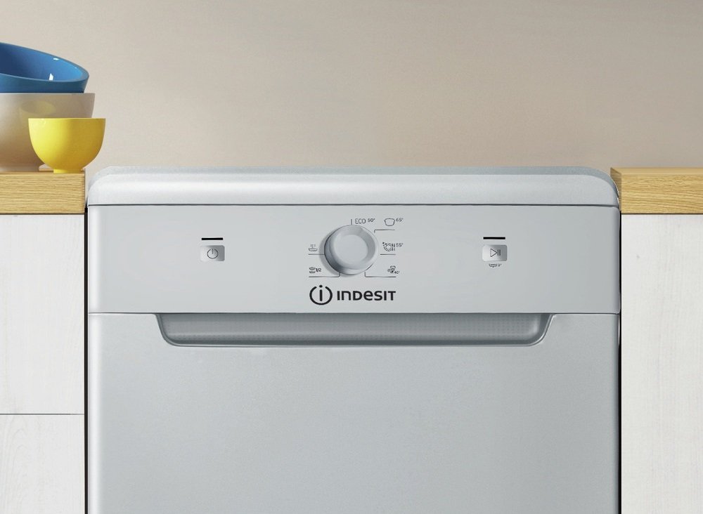 Посудомийна машина Indesit DSCFE1B10SRU фото №3