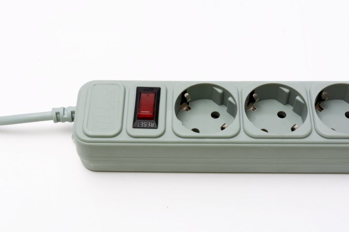 Мережевий фільтр Prologix PRS-050P5-18G 5 розеток 1,8 метра фото №2